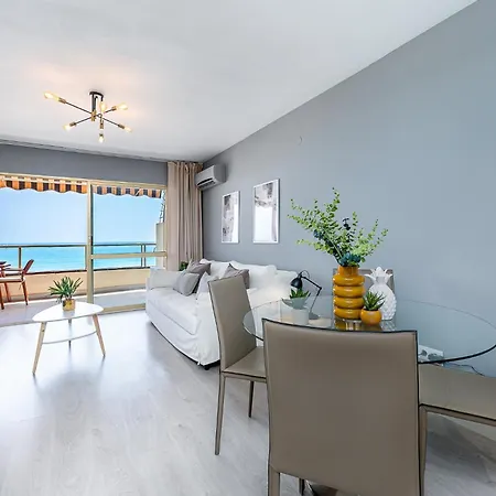 797holiday Rentals- Piso Contemporaneo Frente Al Mar Торремолінос