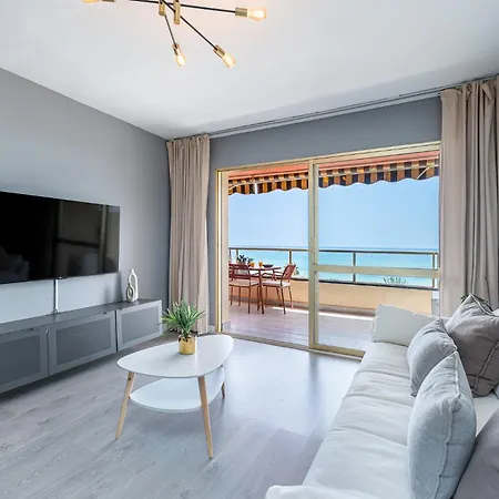 797holiday Rentals- Piso Contemporaneo Frente Al Mar * トレモリノス